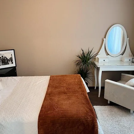 Cozy In Old Town, Great Location