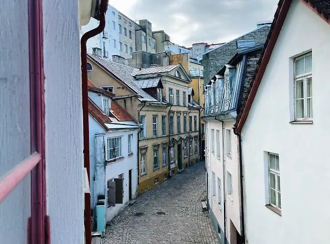 Cozy In Old Town, Great Location *